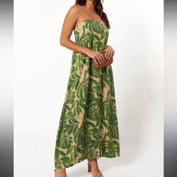 Dress Forum Dresses & Skirts - Dress Forum - Ibiza Palm Dress  S